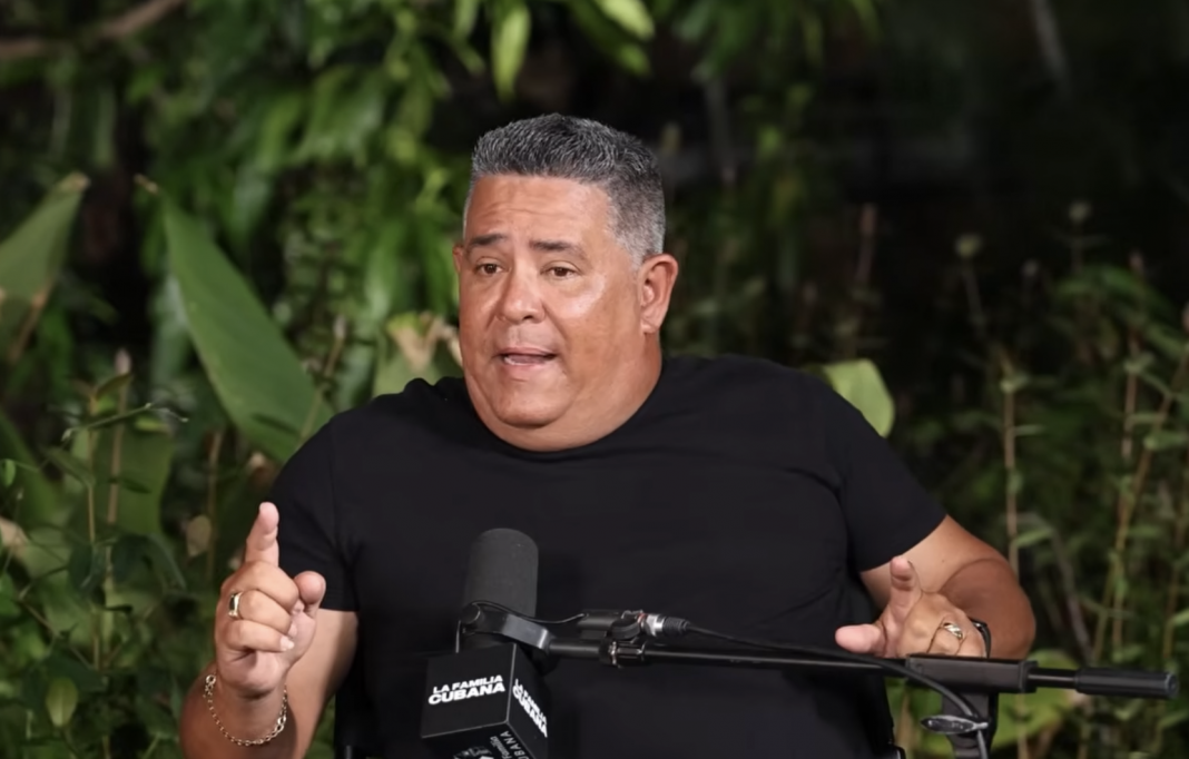 Actor cubano Reuel Remedios, “Lindoro Incapaz”, habla de la censura en “Deja que yo te cuente”: “Un día se paró el programa y nadie sabía por qué”