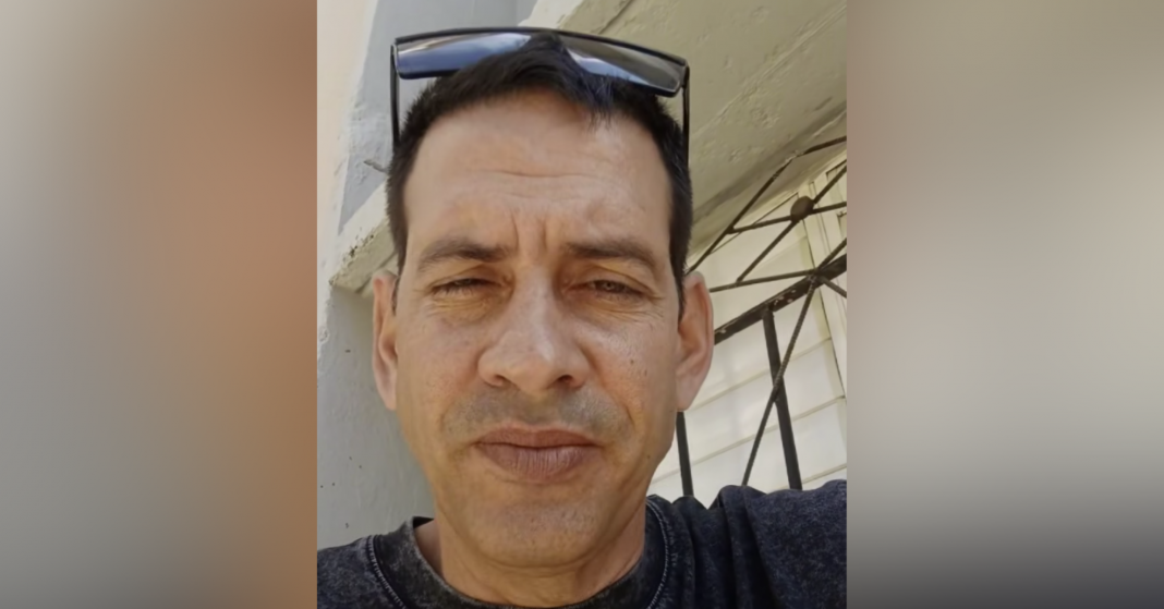 Curandero cubano y pinareño. Se llama Yimi Ferro