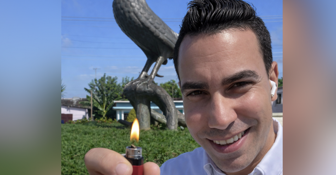 PCC en Morón acusa a Mario J. Pentón de darle candela al gallo