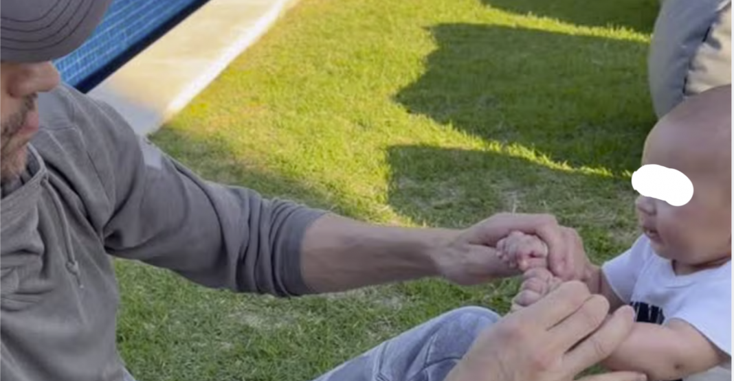 Enrique Iglesias baila junto a su hijo Romeo