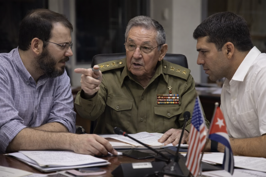 Raúl Castro intercede por Cuba ante Trump usando a su hijo y a su nieto