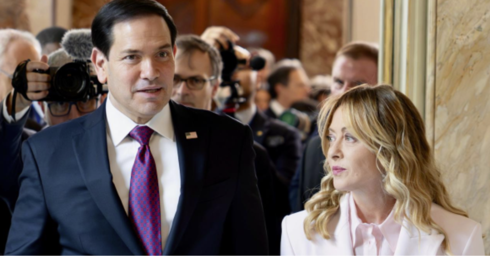 Giorgia Meloni se entrevista con Marco Rubio, durante la estancia de este en Italia.