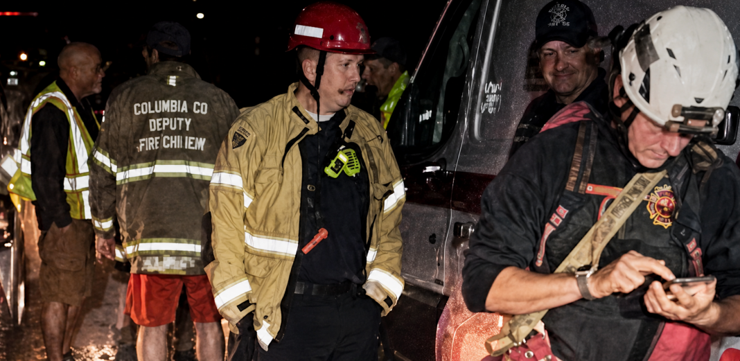Rescate de espeleólogo atrapado en cueva de Nueva York: Forest Rangers extraen hombre de grieta en Merlin's Cave, Canaan