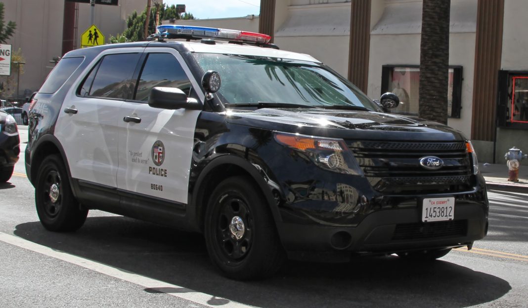 LAPD publica imágenes de un operativo antidroga que tuvo un desenlace fatal.