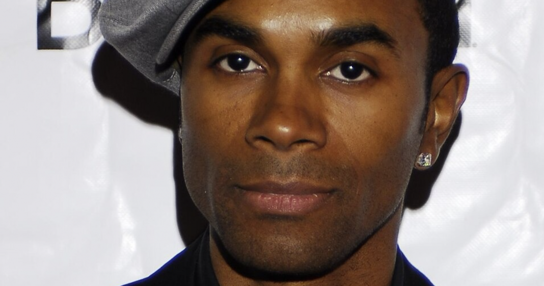 Fab Morvan de Milli Vanilli en entrevista con CNN explicando su retirada del concierto Freedom 250 respaldado por Trump