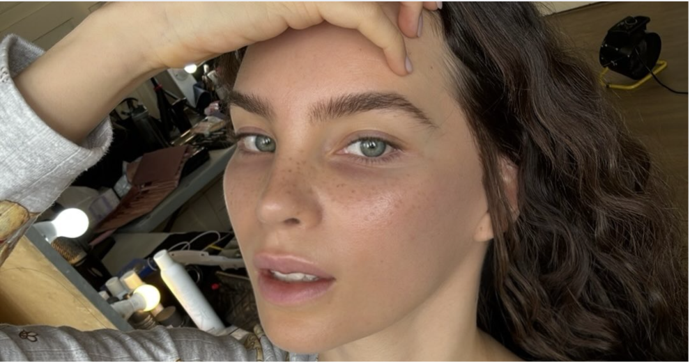 Belinda hace gesto en público y desata las redes sociales