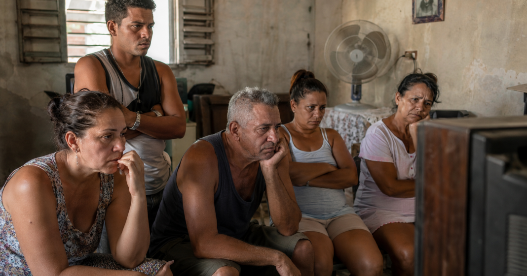 Cubanos reaccionan con escepticismo a las nuevas medidas económicas aprobadas e Cuba