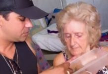 Baby Lores despide a su abuela tras poder darle un último abrazo en Cuba
