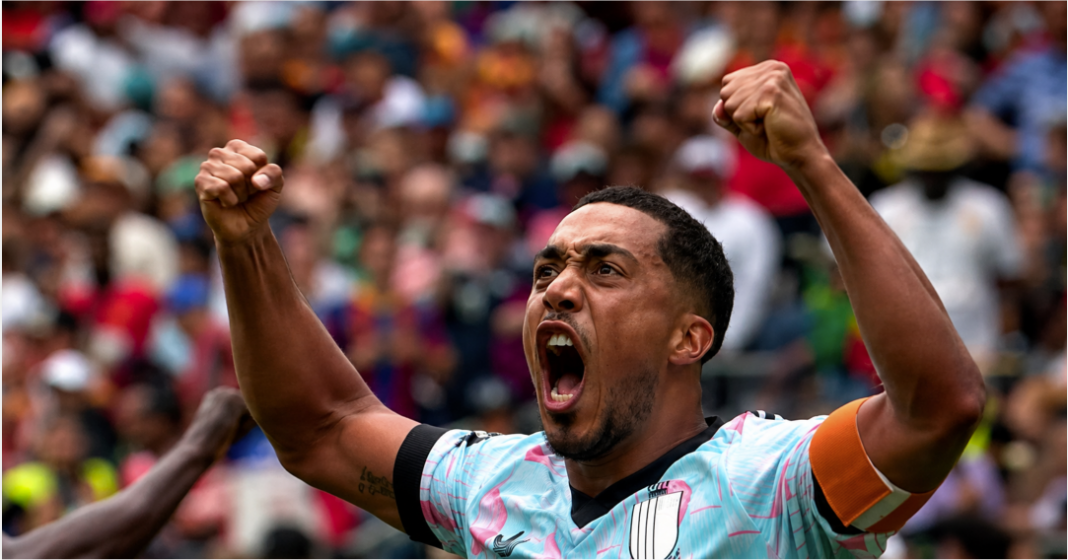 Youri Tielemans celebra el penal convertido al minuto 125 que dio a Bélgica la remontada 3-2 sobre Senegal en el Mundial 2026