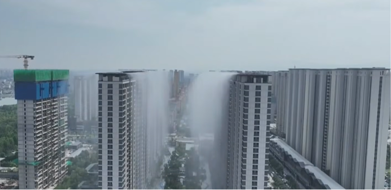 lluvia artificial a presión crea neblina para rebajar el calor en China