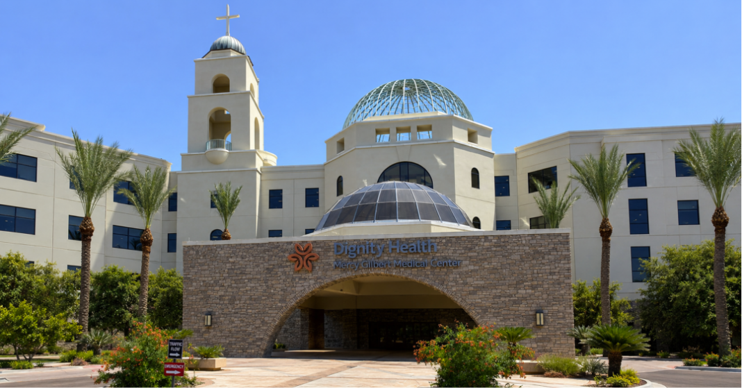 Mercy Gilbert Medical Center en Gilbert, Arizona, donde el bebé Vincent Fiordilino fue declarado muerto y encontrado vivo horas después en la morgue, febrero 2026.