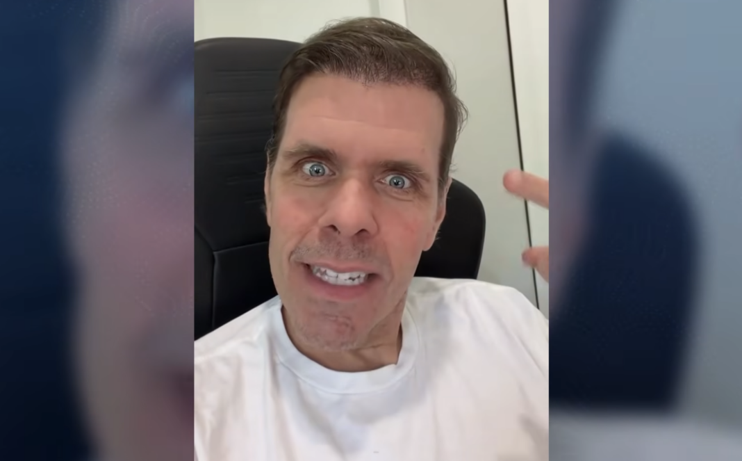 Celebridad de origen cubano Pérez Hilton sufre una grave crisis de salud mental en vivo por TikTok