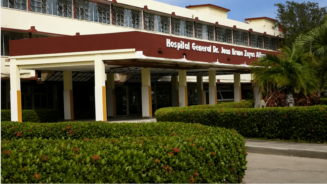 El Hospital General Docente Dr. Juan Bruno Zayas Alfonso, en Santiago de Cuba, recibió el 16 de agosto de 2026 una donación de insumos médicos enviada desde Chile por el Colectivo de Solidaridad con Cuba Siboney.