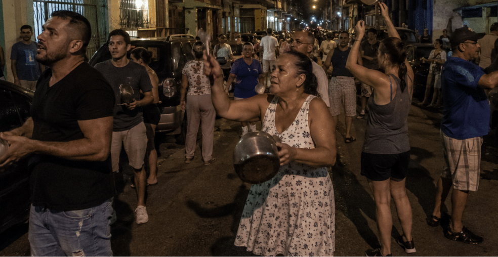 Cubanos protestan en La Habana contra los apagones