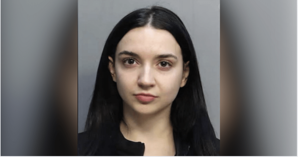Joven arrestada en Miami por extorsionar a su ex pareja