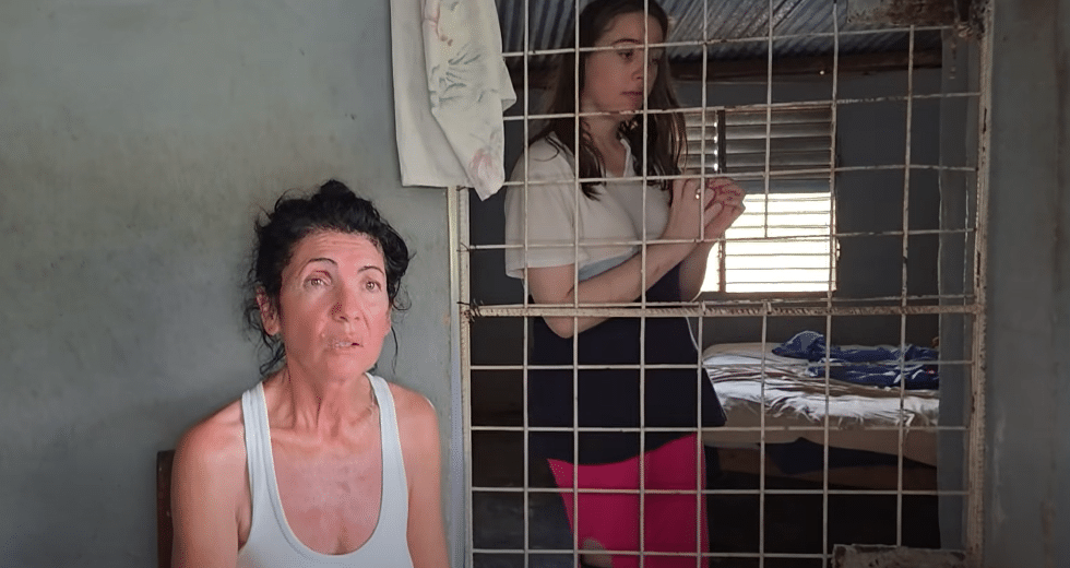 Joven esquizofrénica vive encerrada en Holguín por culpa del régimen cubano