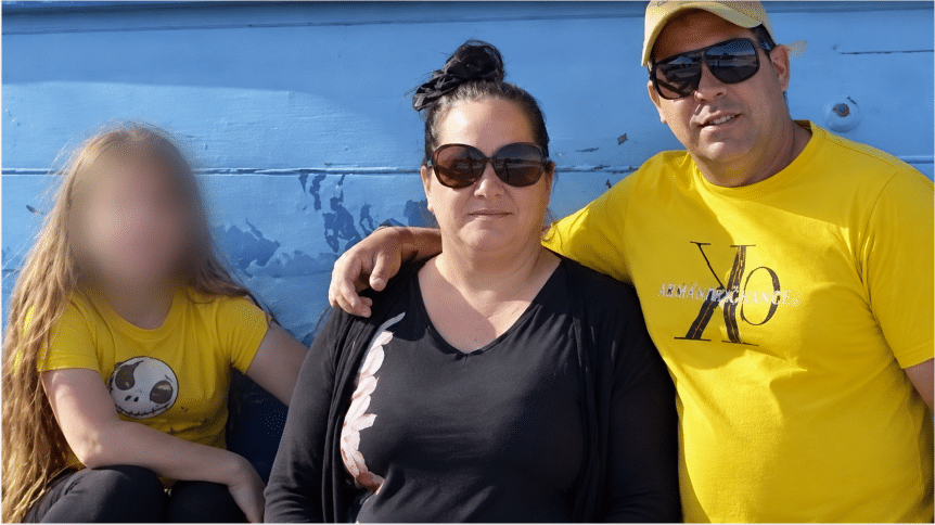 Familia cubana separada tras deportación de la madre y detención del padre por ICE