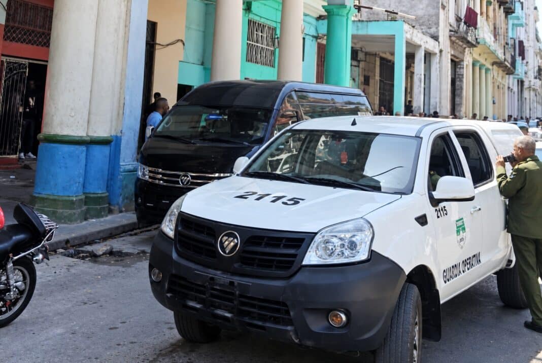 Redada policial sacude Centro Habana con 13 arrestados y drogas ocultas en varias casas