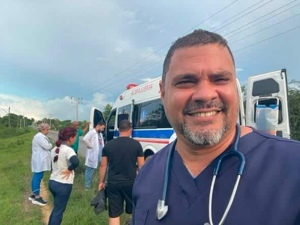 Salvan a joven con embarazo ectópico luego de que se averiara su ambulancia en plena carretera