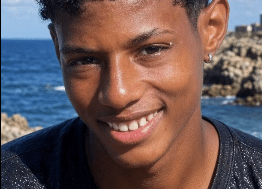 adolescente de 16 años desaparece en el mar y suspenden la búsqueda